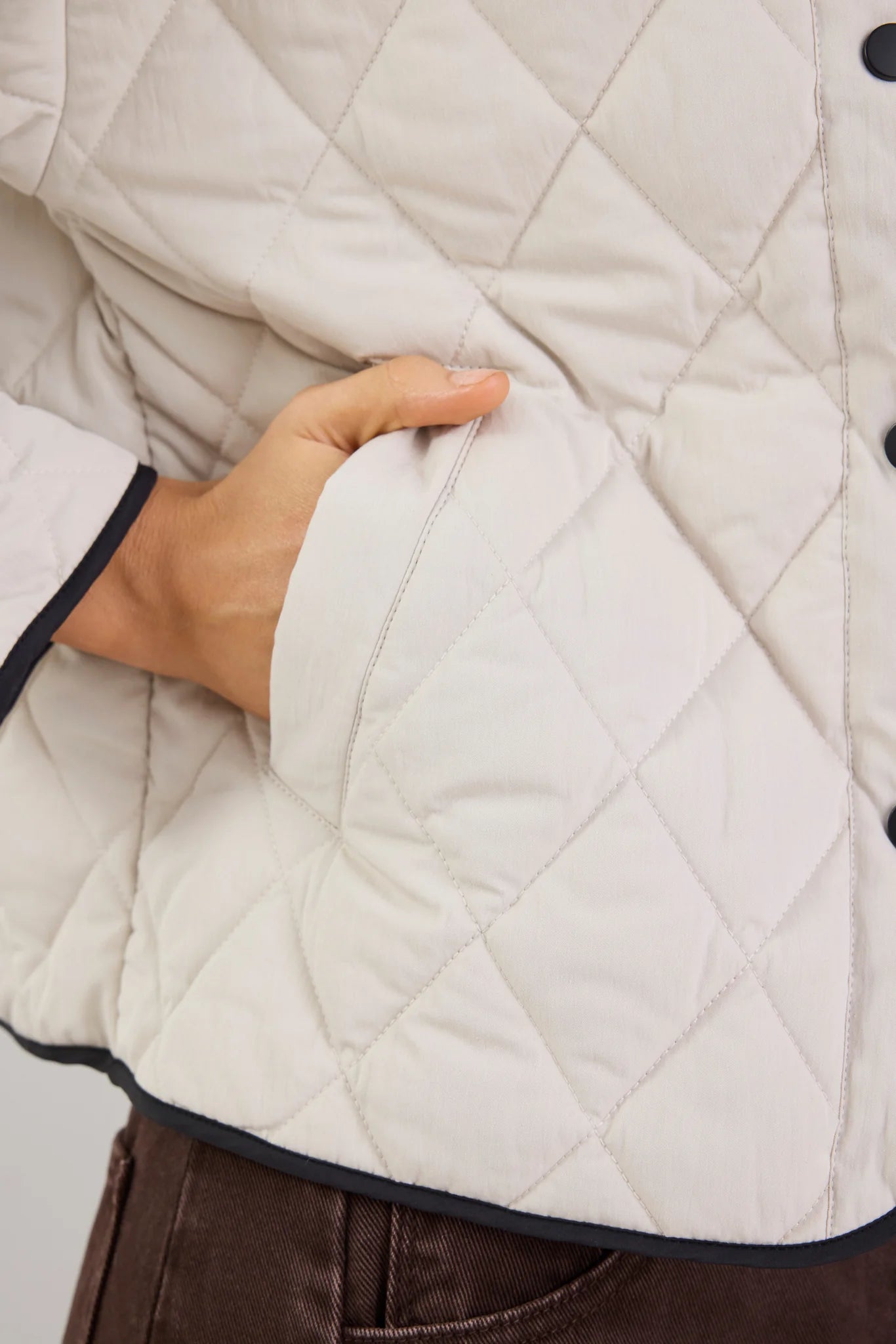 Apex Collarless Quilted Contrast Piping Puffer Jacket - Salt & Sand Clothing
